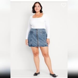 NWT Old Navy Mid-Rise OG Straight Cut-Off Jean Mini Skirt Size 18 front zipper